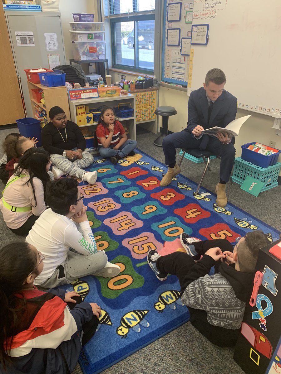 Ss are enjoying our guest readers who came to help us celebrate Read Across America!!! <a href="/Asbury_ParkSD/">Asbury Park Schools</a> @APSuperGray @APDirCI_ERuiz <a href="/TheaJackson8/">Thea M Jackson-Byers</a> <a href="/JamesTParham1/">James T. Parham</a> @napolitania21