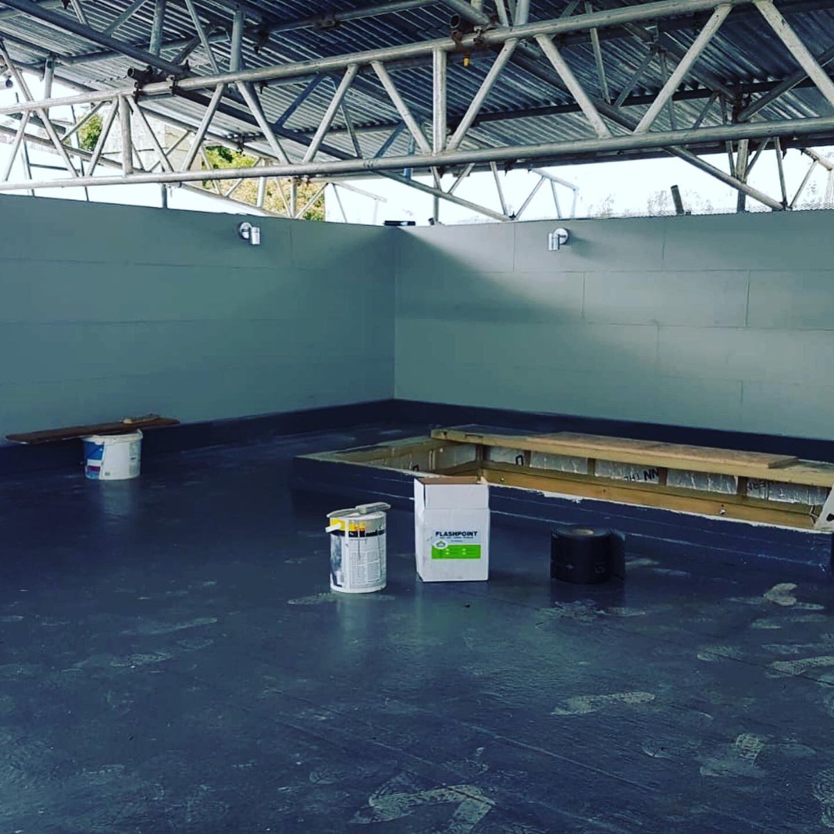 DPGoodwinelec's tweet photo. We have just installed lights around this terrace 👌

A lot more work to be done on this project 👀

#dpgoodwin #electricians #project #dpgoodwingroup #stleonards https://t.co/qTmYUtDBmt