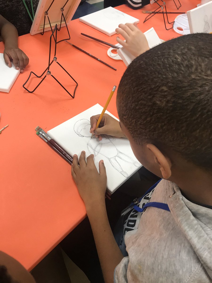 Fifth Grade Cubs are inspired to create self portraits after listening to Parker Looks Up. #ReadAcrossAmericaWeek #peytonArt #CreatingExperiences. <a href="/APSPeytonForest/">APSPeyton Forest</a>  @peytonprincipal   @peytonESmedia