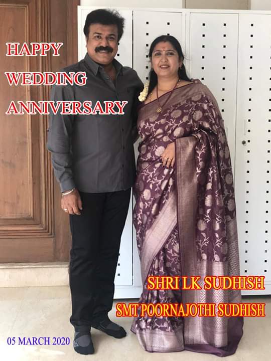 captaincinecreations (@captaincine2025) on Twitter photo Happy Wedding Anniversary to Our Beloved Producer #ShriLKSudhish Sir and Our Beloved Madam #SmtPoornaJothiSudhish
#Vallarasu #Narasimmah
#Thennavan #Sudhesi
#Arasangam #Virudhagiri
#Sagaptham
#CaptainCineCreations <a href="/lksudhish/">LK Sudhish</a>
<a href="/idiamondbabu/">Diamond Babu</a> @ProAnand_MP @Munirajan2020 Happy Wedding Anniversary to Our Beloved Producer #ShriLKSudhish Sir and Our Beloved Madam #SmtPoornaJothiSudhish
#Vallarasu #Narasimmah
#Thennavan #Sudhesi
#Arasangam #Virudhagiri
#Sagaptham
#CaptainCineCreations <a href="/lksudhish/">LK Sudhish</a>
<a href="/idiamondbabu/">Diamond Babu</a> @ProAnand_MP @Munirajan2020