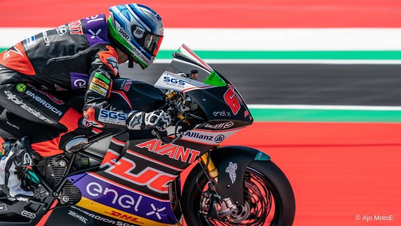 EpaddockIT's tweet photo. 5⃣ questions to Niki #Tuuli, the Finn rider of the Team #Ajo in the #MotoE⚡️World Cup
"The key element is certainly the E-Pole. To win, I need to be calm and aggressive at the right time. For the first race I'll be 100% recovered"
Here the full post: https://t.co/6scC8wOuK9
#NT66 https://t.co/AUUw4Lsu4X