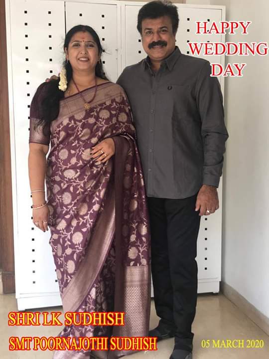 captaincinecreations (@captaincine2025) on Twitter photo Happy Wedding Anniversary to Our Beloved Producer #ShriLKSudhish Sir and Our Beloved Madam #SmtPoornaJothiSudhish
#Vallarasu #Narasimmah
#Thennavan #Sudhesi
#Arasangam #Virudhagiri
#Sagaptham
#CaptainCineCreations <a href="/lksudhish/">LK Sudhish</a>
<a href="/idiamondbabu/">Diamond Babu</a> @ProAnand_MP @Munirajan2020 Happy Wedding Anniversary to Our Beloved Producer #ShriLKSudhish Sir and Our Beloved Madam #SmtPoornaJothiSudhish
#Vallarasu #Narasimmah
#Thennavan #Sudhesi
#Arasangam #Virudhagiri
#Sagaptham
#CaptainCineCreations <a href="/lksudhish/">LK Sudhish</a>
<a href="/idiamondbabu/">Diamond Babu</a> @ProAnand_MP @Munirajan2020
