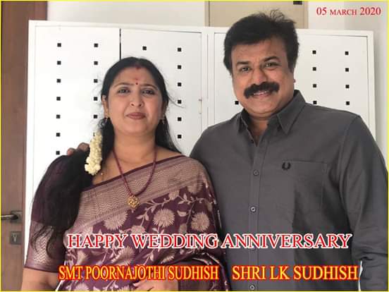 captaincinecreations (@captaincine2025) on Twitter photo Happy Wedding Anniversary to Our Beloved Producer #ShriLKSudhish Sir and Our Beloved Madam #SmtPoornaJothiSudhish
#Vallarasu #Narasimmah
#Thennavan #Sudhesi
#Arasangam #Virudhagiri
#Sagaptham
#CaptainCineCreations <a href="/lksudhish/">LK Sudhish</a>
<a href="/idiamondbabu/">Diamond Babu</a> @ProAnand_MP @Munirajan2020 Happy Wedding Anniversary to Our Beloved Producer #ShriLKSudhish Sir and Our Beloved Madam #SmtPoornaJothiSudhish
#Vallarasu #Narasimmah
#Thennavan #Sudhesi
#Arasangam #Virudhagiri
#Sagaptham
#CaptainCineCreations <a href="/lksudhish/">LK Sudhish</a>
<a href="/idiamondbabu/">Diamond Babu</a> @ProAnand_MP @Munirajan2020