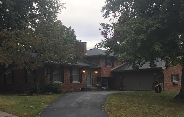 CButlerTeam's tweet image. 🔥4 Bedroom 2.5 Bath Home - Lincoln Heights Subdivision

➡️Contact Natalie Bueltel 812-774-6111 for more information.

charliebutlerteam.com/property/in/47…