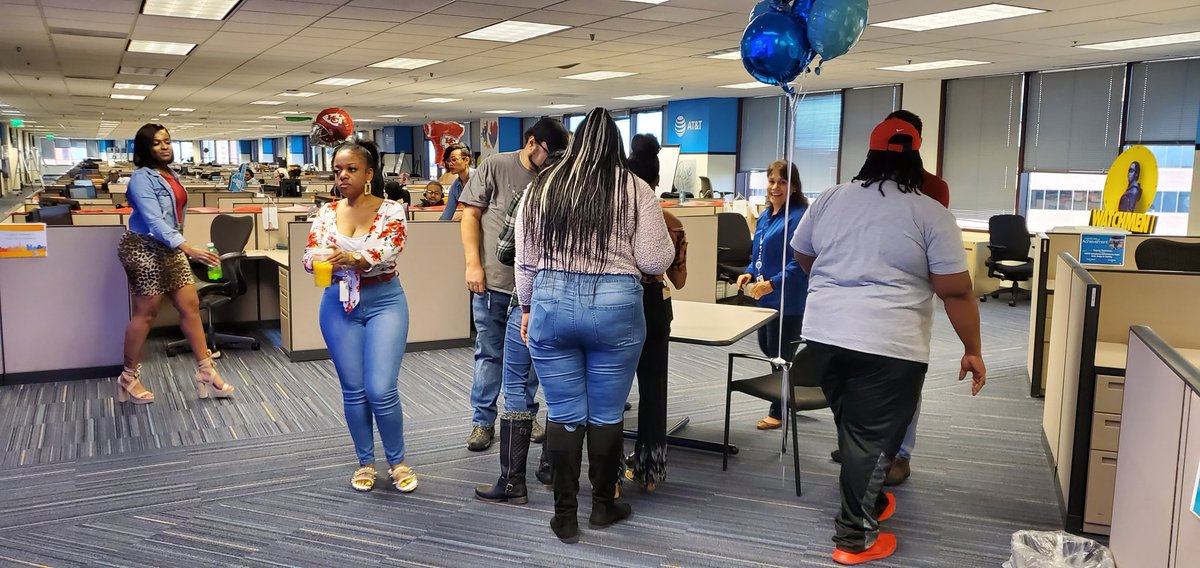 vijaymalani1's tweet photo. Great way to start morning with  huddles and demo at&amp;t tv with agents ... @dazzle0108 @wforceops @engagebbvops @DMDRrichardson @Rosaliezchavez https://t.co/2758moJphm