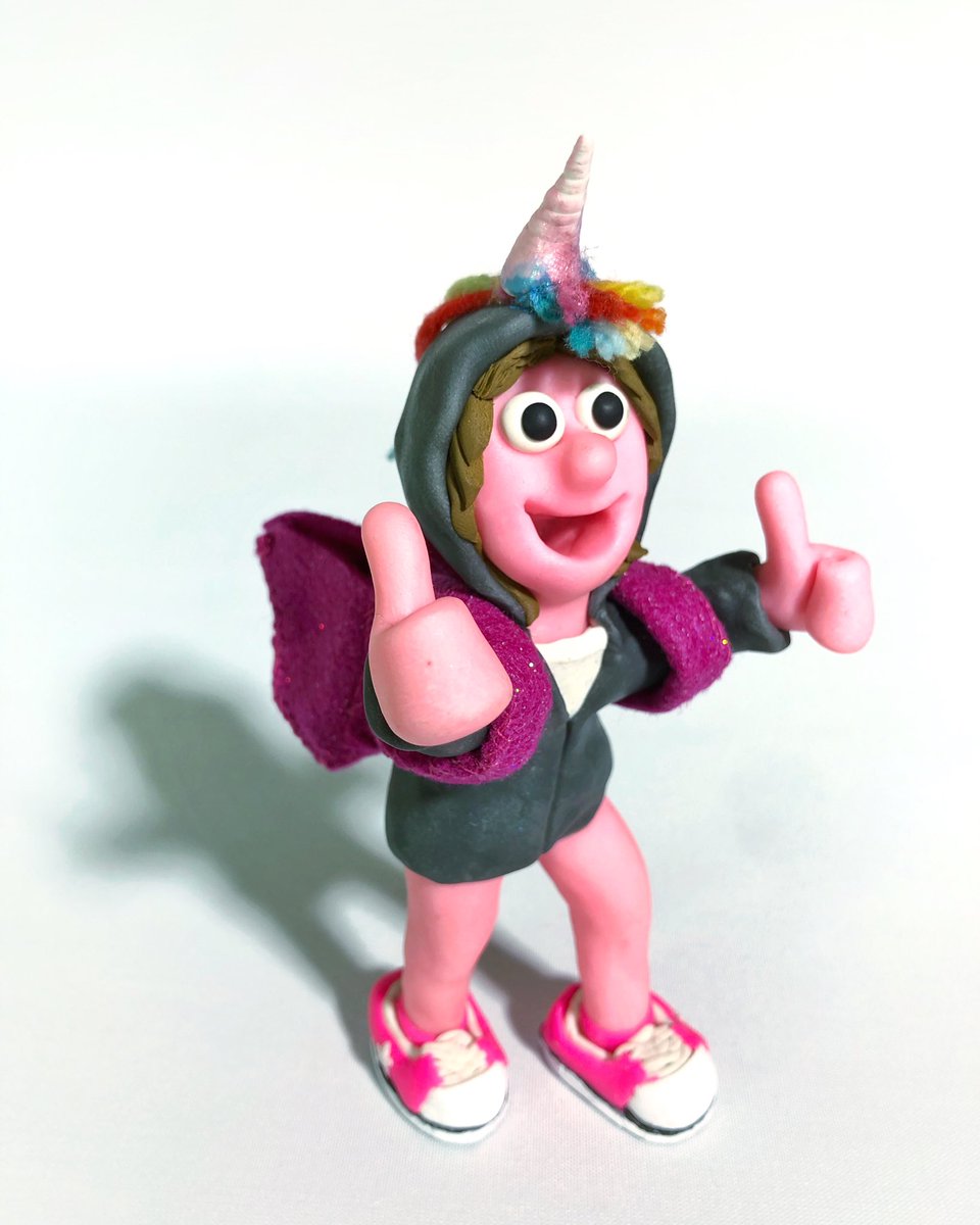 TheSmileyDudes's tweet photo. The latest Smiley Dude commission..
Pink dudette with unicorn horn and backpack.
Ready for adventure!
#wheretonext #thesmileydudes #dude  #dudette #unicorn #pink #converse #travel #polymerclay #thumbsup https://t.co/ctA6M1yfaM