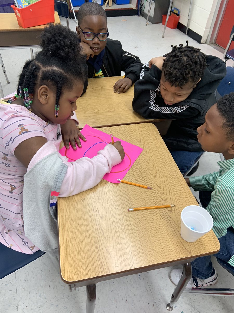 MsWinstead's tweet photo. Working together to compare and contrast The Stinky Cheese Man and The Gingerbread Man @EMRollinsElem https://t.co/ziEeTIeLLc