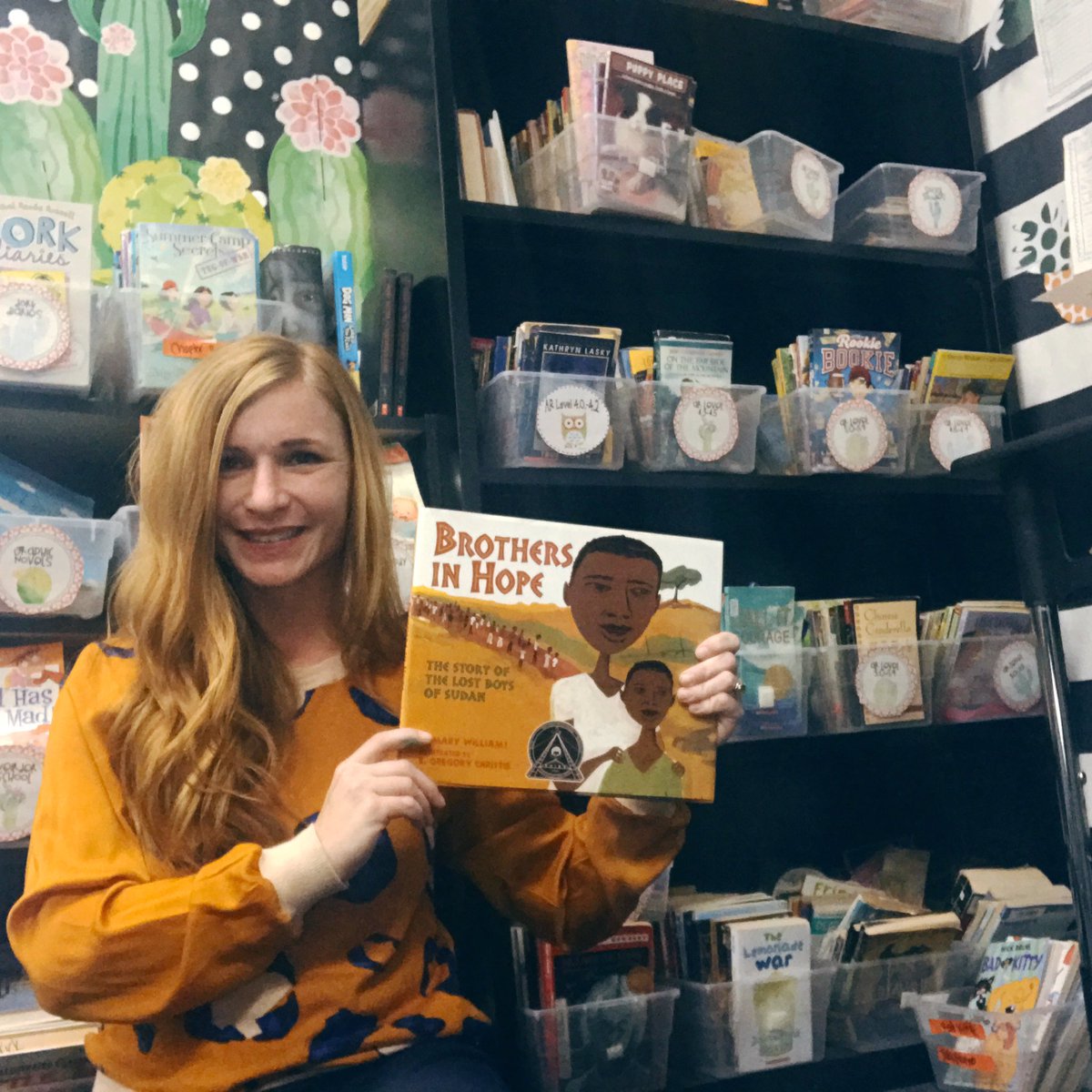 FancyLaylaHenry's tweet photo. Tomorrow is the last day for @DonorsChoose #FillEveryShelf match offer! I’d love to donate to a few classrooms so let me know if you have a book project that needs funding! #payitforward https://t.co/b9rtk1Phw6