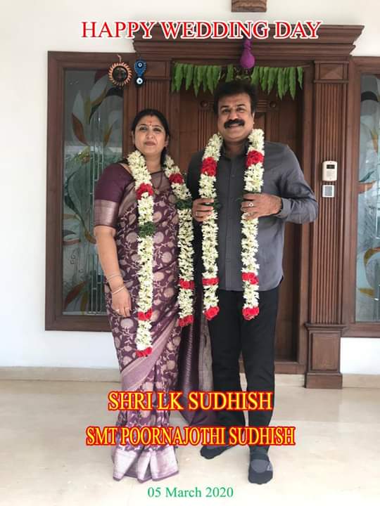 ellkayyes's tweet photo. Happy Wedding Anniversary to Our Beloved Managing Director #ShriLKSudhish Sir and Beloved #SmtPoornaJothiSudhish Madam Thanks and Regards #ELLKAYYES Staffs @lksudhish https://t.co/y7FSZPk7EW