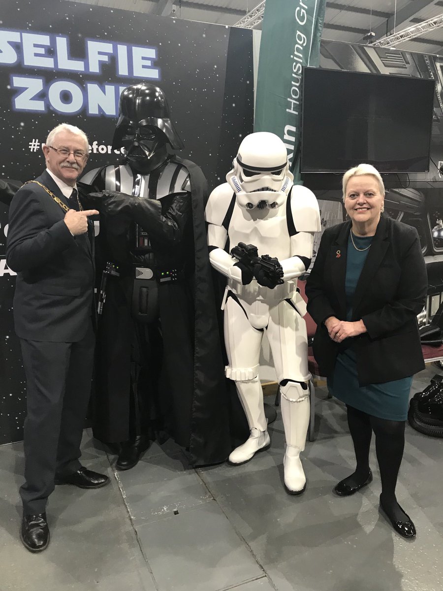 TandWMayor's tweet photo. Get along to the Apprenticeship Show, look who you might bump into #tas20 https://t.co/uirddhOvO0