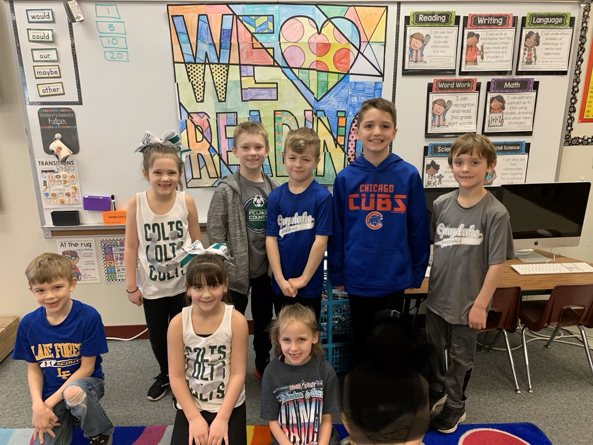2ndgradewilson's tweet photo. Celebrating our cultures and hometowns today!  We’re enjoying learning about one another! #ReadAcrossAmericaWeek  @lfornero @CCSD46 @LcglickmanLynn https://t.co/3KE2dICtCW