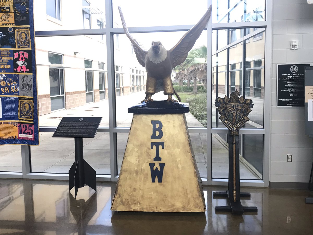 HISD_ATMP's tweet image. If you’re not here today, make sure you follow us on Twitter! #ATMNeXGen #AscendingToMen #ATMProject