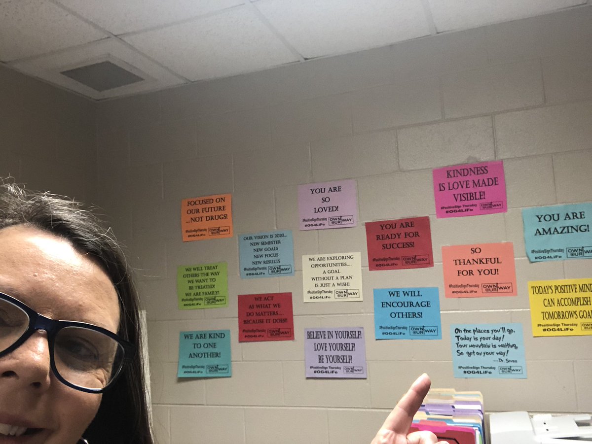 lena_asj's tweet photo. #positivesignthursday #drseuss #OwnOurWay @OakGroveTigers #OG4LiFe @counselorscott @JEFCOED https://t.co/fXsel8wpM3