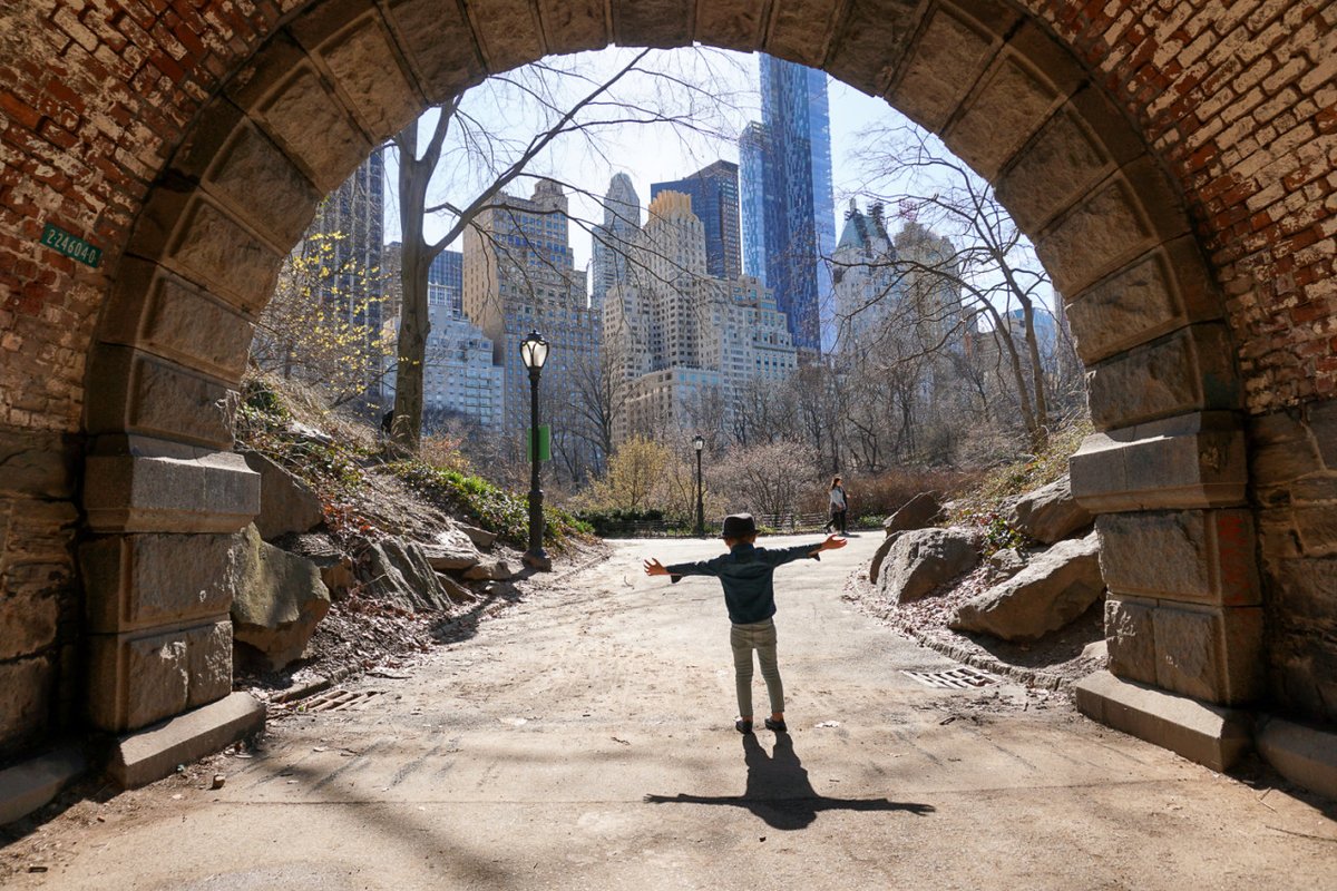 gowithnugget's tweet image. Planning a day out in @centralpark with kids? Local explorer @LittleKidBigCity tells us how to make the most of the park in this episode of Go With Nugget for Parents.🌳 bit.ly/2pJx4mL #familytravel #TakeFamilyTime #gowithnugget #podcasts #iloveny