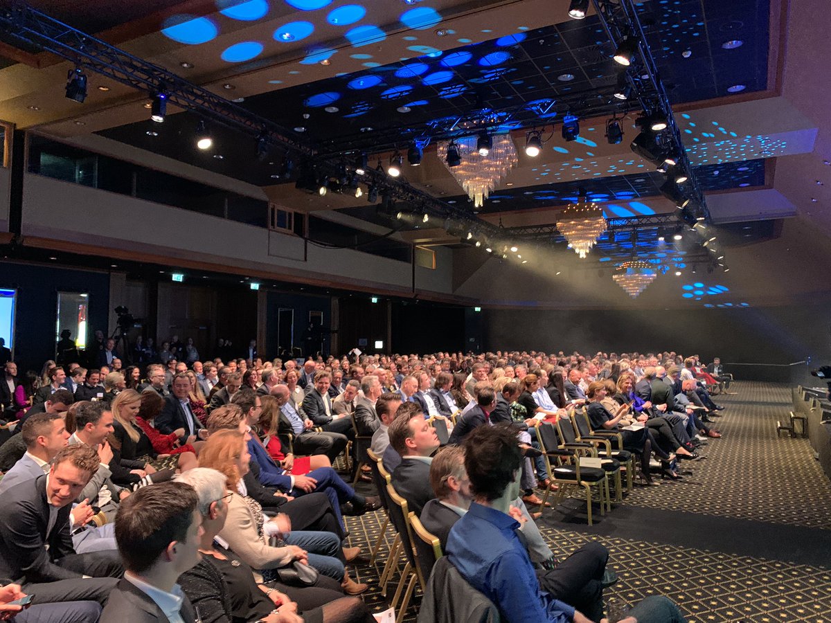 Businesspartner @Pathe verrast de zaal met een voucher. Er zijn 50 gelukkige winnaars # cadeau #salesevent2020