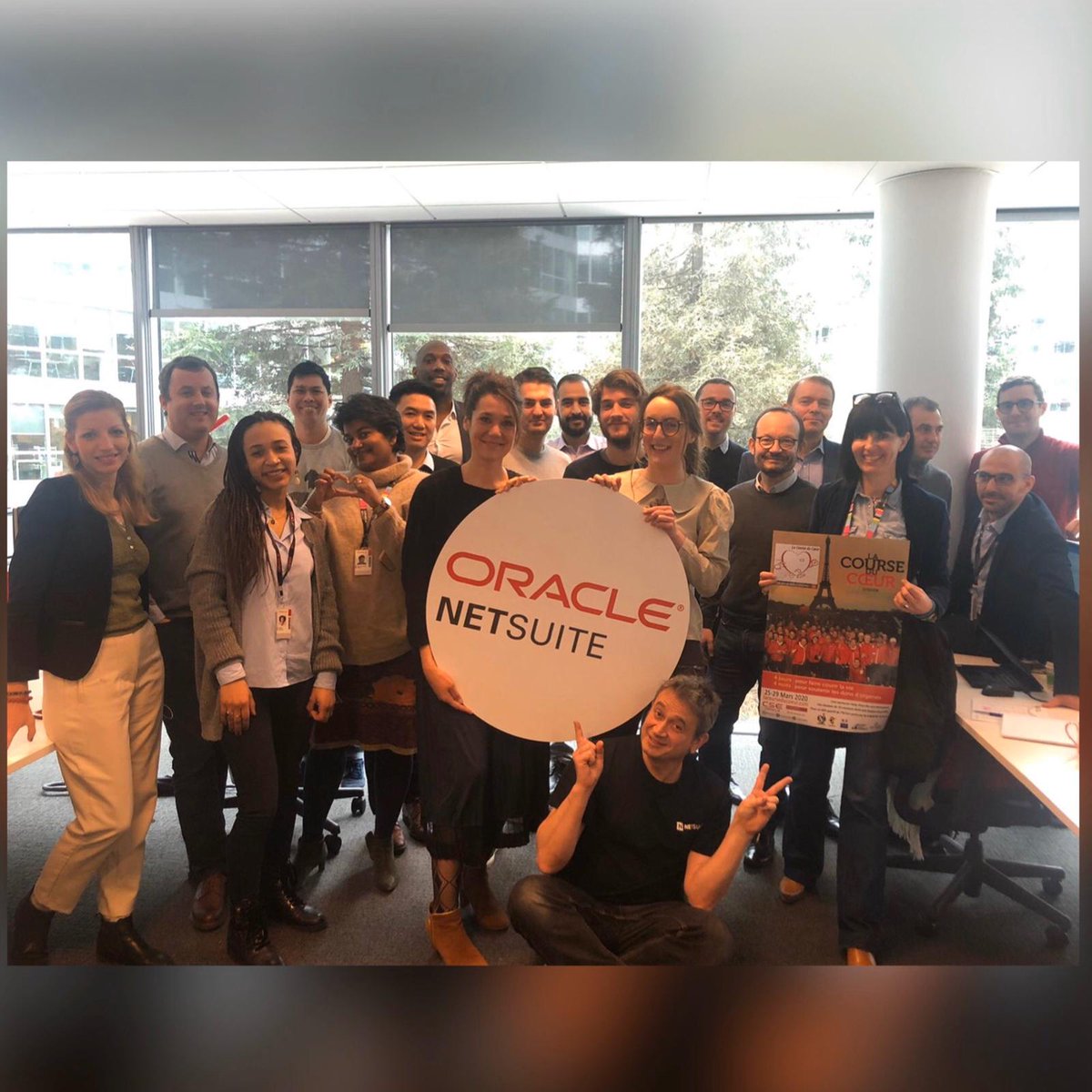 Oracle_France's tweet photo. 🏃🏻♀️Nos coureuses Anne et Charlotte présentent à leur équipe la cause qu'elles défendent en participant à @LaCourseduCoeur
💪🏻Toute la BU @NetSuite Oracle est derrière elles !
#CDC2020 #Oracoeur #Dondorganes https://t.co/kfcM5CEkZk