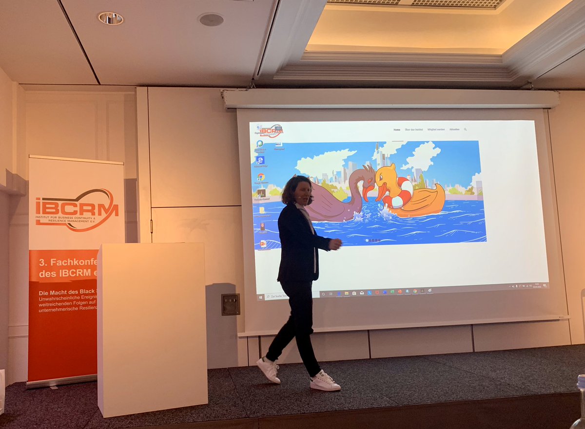 IBCRM_e_V's tweet photo. Ka- Kathrin Lehmann, deutsch-schweizerische Profisportlerin fragt: welche Parallelen gibt es zwischen #Leistungssport und der unternehmerischen #Resilienz? #IBCRM2020 https://t.co/CwUOCq5d7Q