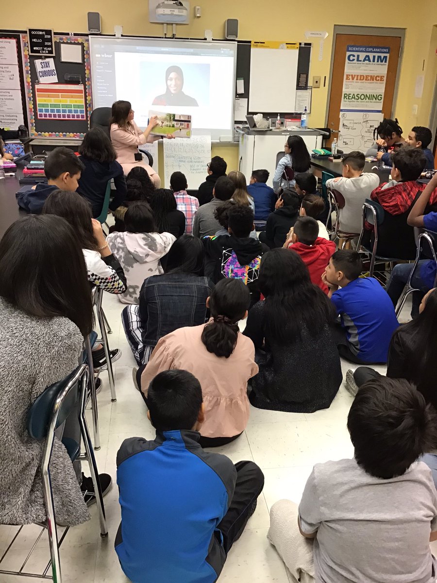 Thank you so much @LindenPSHR for coming in today and reading us “The Proudest Blue” <a href="/Ms_Rodrigues27/">Samantha Rodrigues</a>
