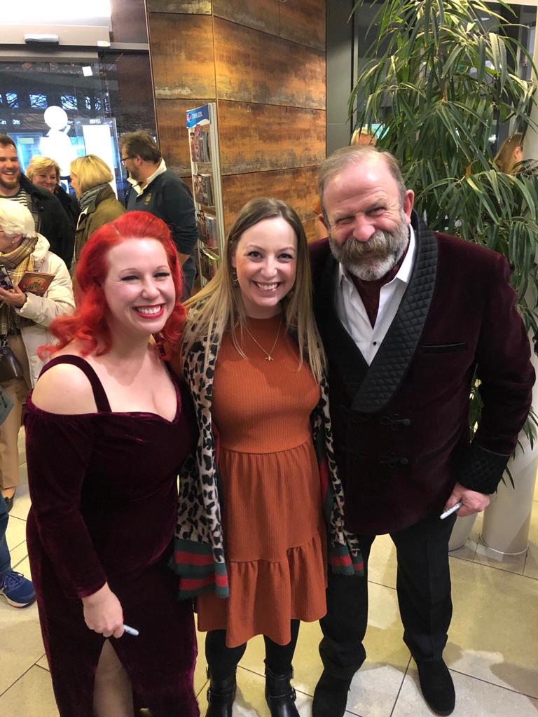 We met the lovely <a href="/angeladoree/">Angel Adoree</a> and <a href="/dickstrawbridge/">Dick Strawbridge</a> last night after their #daretodoit tour 😍 @ChateauHusson #escapetothechateau