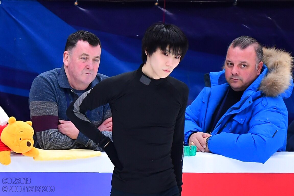 rin1212_'s tweet photo. ヤグザ4人組?

#COR2018
#羽生結弦
#YuzuruHanyu 
#凛写真 https://t.co/LQiIg1Losf