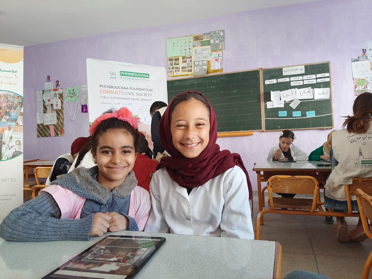 Phos_Foundation's tweet photo. "Dessine-moi une ville". Digital workshop at the Tafoudart school, El Marsa commune. 40 young students were happy to design their public spaces using tablets.
#empoweringcommunities #Laayoune #Morocco #DMUV https://t.co/l93Mvxcb6b
