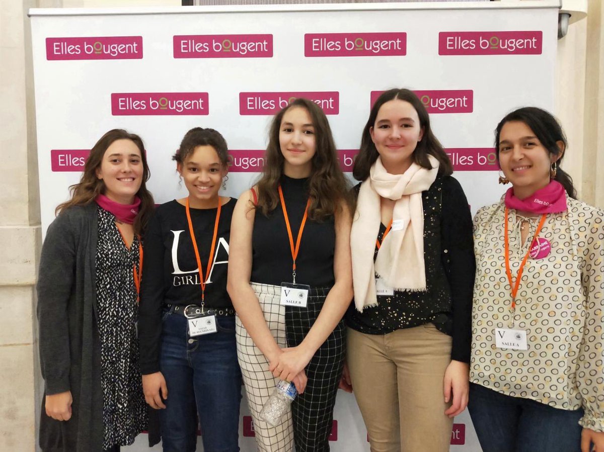 3DSCareers's tweet image. Live from #InnovaTech with @Ellesbougent coaching young girls and sharing about the future of #industry &amp;amp; #cybersecurity @GaelleBezain @Dassault3DS #WeAre3DS #3DScareers