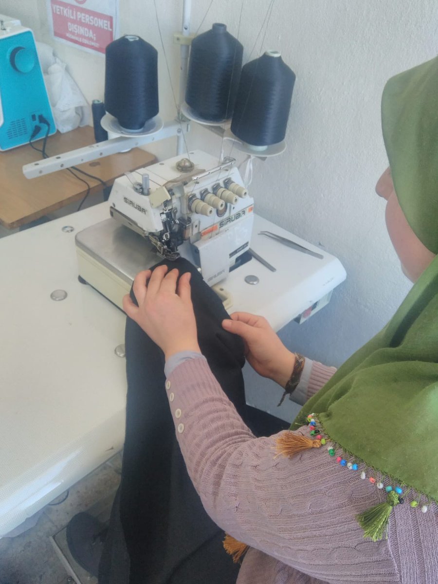 Bingöl Valiliği 2023 Bingol vizyonu çerçevesinde Karlıova S.Y.D.V bünyesinde açılan 
Karlıova Aile Destek Merkezinde Hazır Giyim Kursumuz açılmış olup kayıtlarımız devam etmektedir. #KarlıovaSYDVgüneşiBingöl @karliova_resmi <a href="/bingolvaliligi/">T.C. Bingöl Valiliği</a> <a href="/2023Bingol/">2023 Bingöl Vizyonu</a> <a href="/BingolOnline/">Bingöl Online</a>