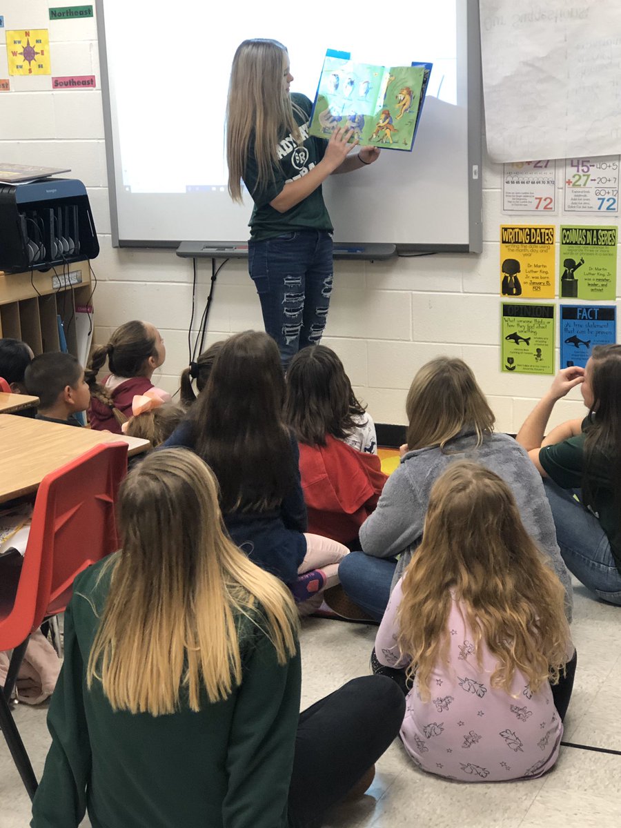 CoachForsman_SR's tweet photo. Softball girls reading to our elementary kiddos!!! https://t.co/rx4pfaXs48