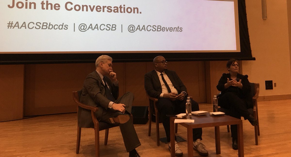 Picking up pointers on getting attention for brands in today’s noisy world @AACSBevents #AACSBbcds <a href="/msbgu/">Georgetown McDonough</a> with <a href="/LiveWireDC/">Live Wire</a> CEO Chryss Zizos.