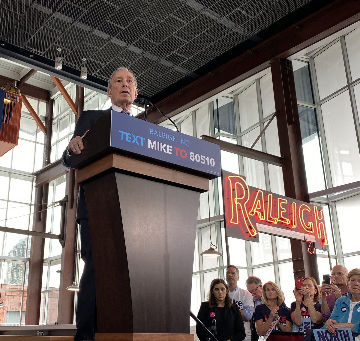 Ed2020Bloomberg's tweet photo. These are the best photos I took during the @Mike2020 campaign.

It was such a great opportunity to see @MikeBloomberg up close and take these photos.

I loved being part of these events. https://t.co/ki5R8L7sww