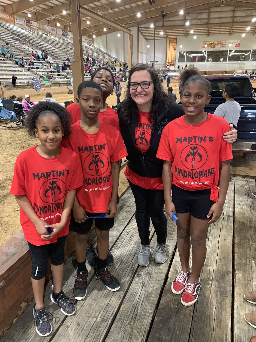 MrsGLISD's tweet photo. Brandon Field Day was success for my Mandalorians!  It’s bittersweet knowing that our 2-year run together is coming to an end in just a couple of months.  I can’t believe they are almost 6th graders.  #BrandonBears #WeRiseAimHigh #BrandonPrideNeverDies #WeDoItAllForGames https://t.co/VnQ7IUFKsf