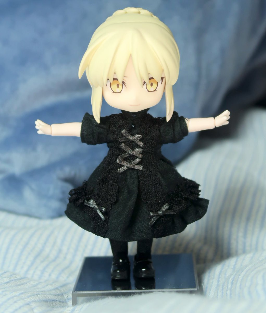 まつ C در توییتر ねんどろいどどーるの本を見てゴスロリ衣装つくってみた かわいいー ねんどろいどどーる ねんどろいど 裁縫 Nendoroid