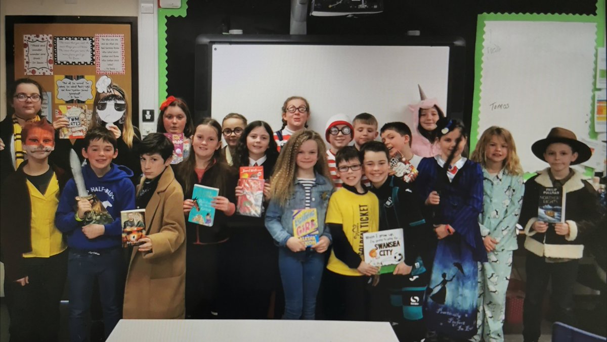 YsgolGwenllian's tweet photo. Blynyddoedd 5 a 6 yn dathlu Diwrnod y Llyfr!
Years 5 and 6 celebrating World Book Day!
🌍📙📖
#llyth @Diwrnodyllyfr @WorldBookDayUK https://t.co/kdaY9aewGF