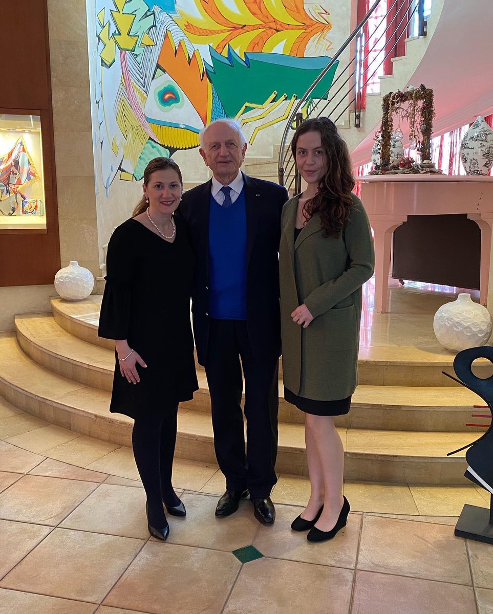 HardwiredOrg's tweet photo. Hardwired had the honor this week to share our newly launched children’s books about pluralism with His Excellency, André Azoulay, the senior adviser to King Mohammed VI of Morocco and long time friend of Hardwired. #iamhardwired #hardwiredforfreedom #morocco #hardwiredinmorocco https://t.co/whuIHirWEN