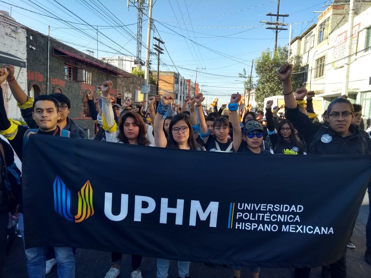 lachicaunica_'s tweet photo. La comunidad estudiantil de la @Uphmdifusion forma parte de la #MegaMarchaUniversitaria. https://t.co/7bQnQkDmLL