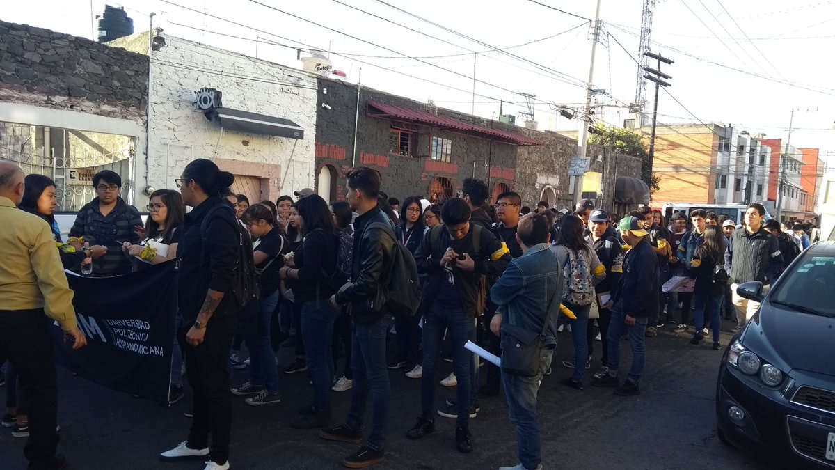 lachicaunica_'s tweet photo. La comunidad estudiantil de la @Uphmdifusion forma parte de la #MegaMarchaUniversitaria. https://t.co/7bQnQkDmLL