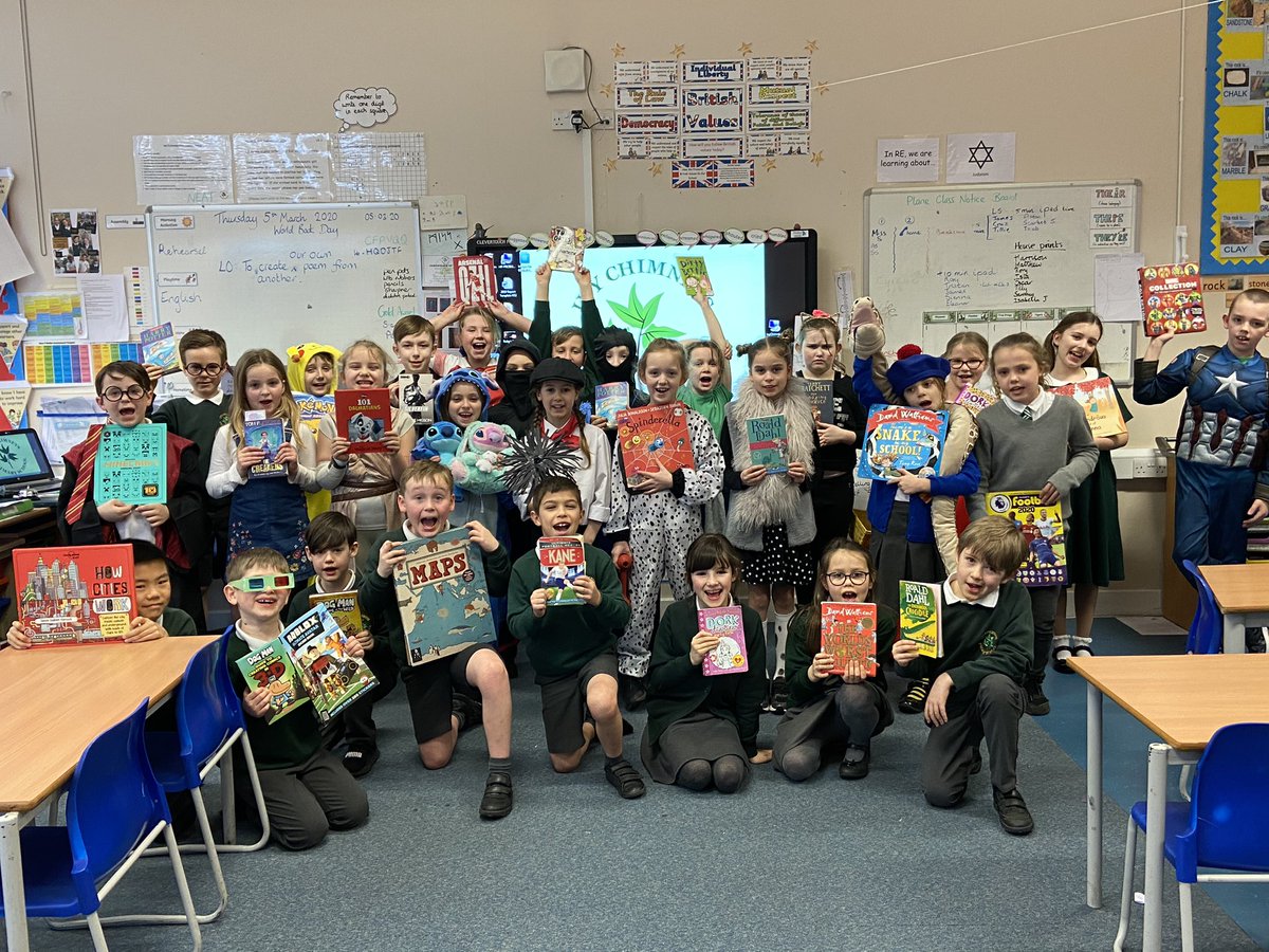 #WorldBookDay2020 sharing our favourite books ... and a few in costumes too! Great day! Well done Plane Class 🥰