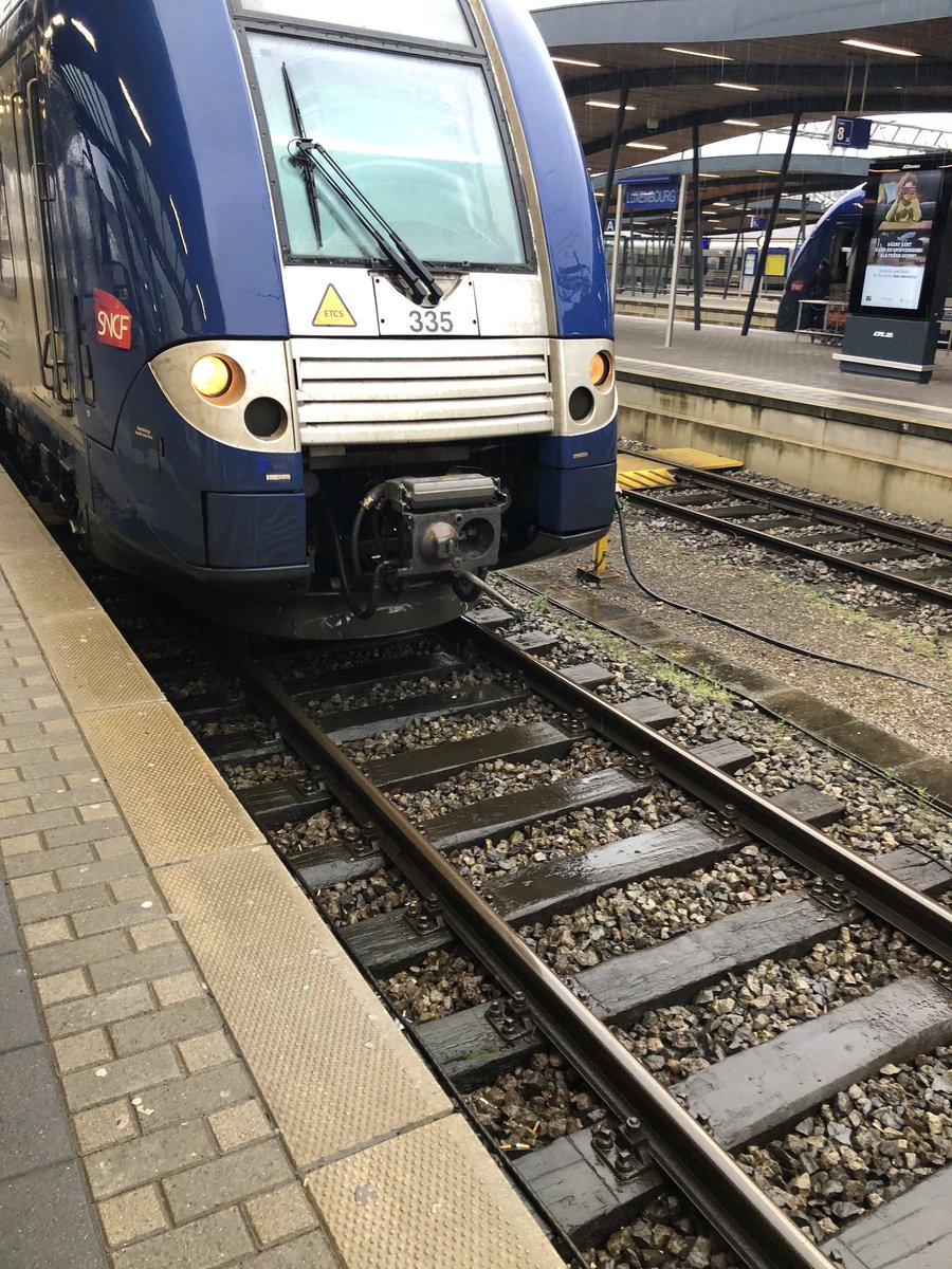 Livroy57's tweet photo. #etcsgo du soir, le 16:39 est assuré par la rame 335 @avtermel et @Dim1tri1 Bonne soirée à tous 😉 https://t.co/7nv2KoRdpX
