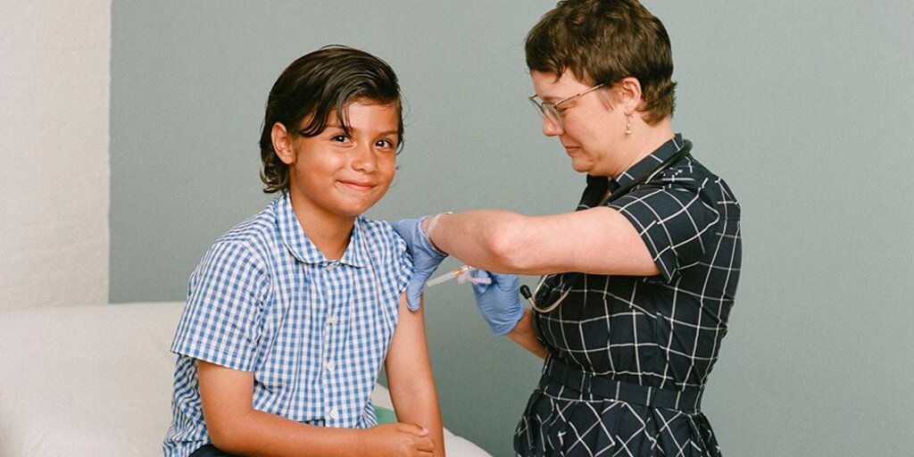 CanPaedSociety's tweet image. Safe and effective, the #HPV vaccine helps prevent genital warts, cervical cancer, penile cancer, anal cancer and oropharyngeal cancer. cps.ca/en/documents/p… #DoctorsSpeakUp Photo: Heather Hazzan, SELF Magazine