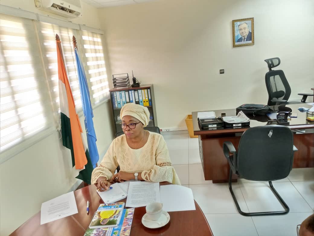 mngonesow's tweet photo. #PBFNiger Delighted to brief & échanges constructifs les défis d accélération de la mise en œuvre des projets funded by @UNPeacebuilding with la RC a.i @Khardiatalondiaye. Focus #synergie des acteurs for buildingpeace in #Niger avec un esprit de One UN.@UNCGNiger @MAFrancheUN https://t.co/yUNild7ijZ