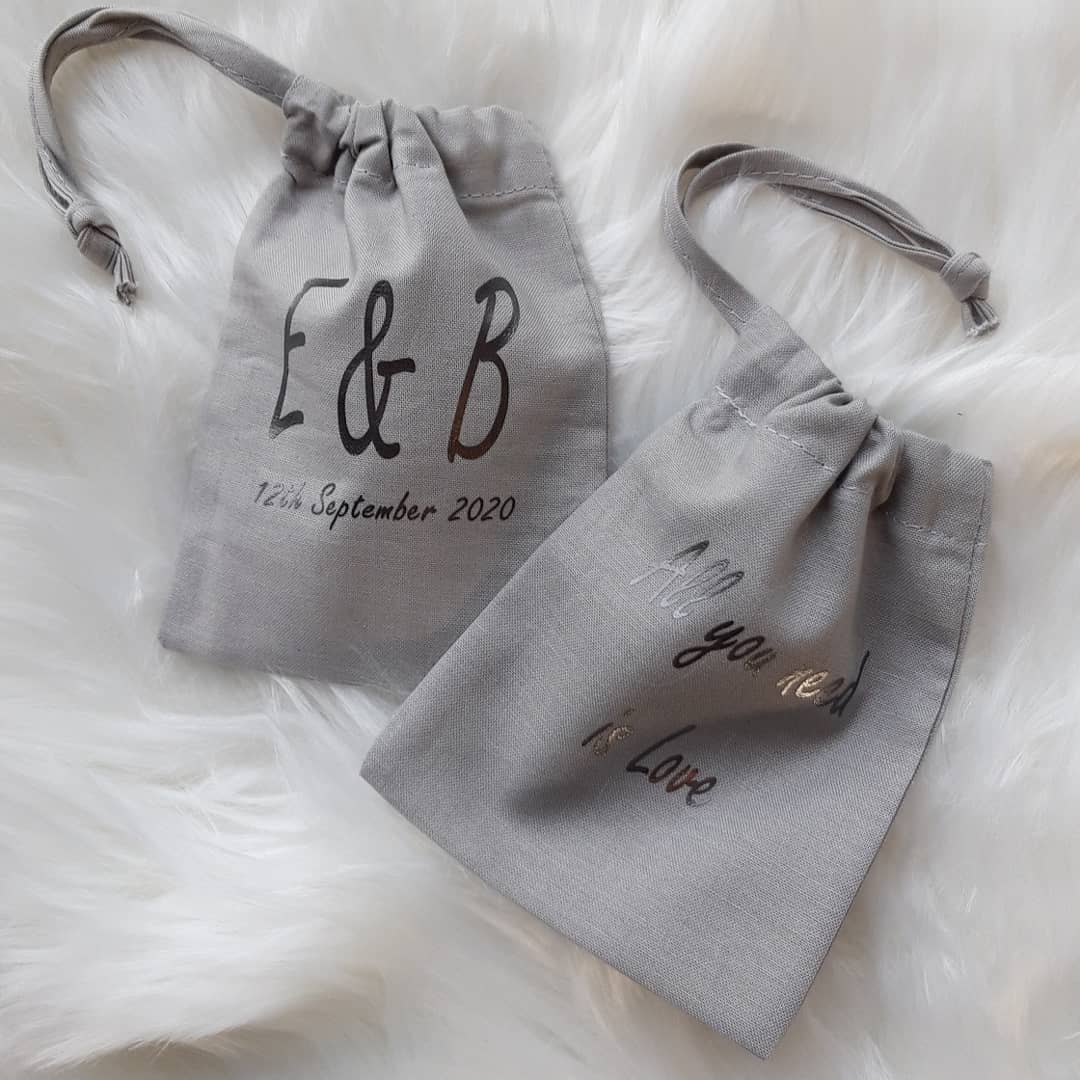 Personalised wedding favour bags. With words of your choice. Please contact us with all enquires. Available in wide selection of colours and print colours. Please visit our website for more details. #wedding #mrandmrs #mrandmr #mrsandmrs #favours #love #evelynandrachels