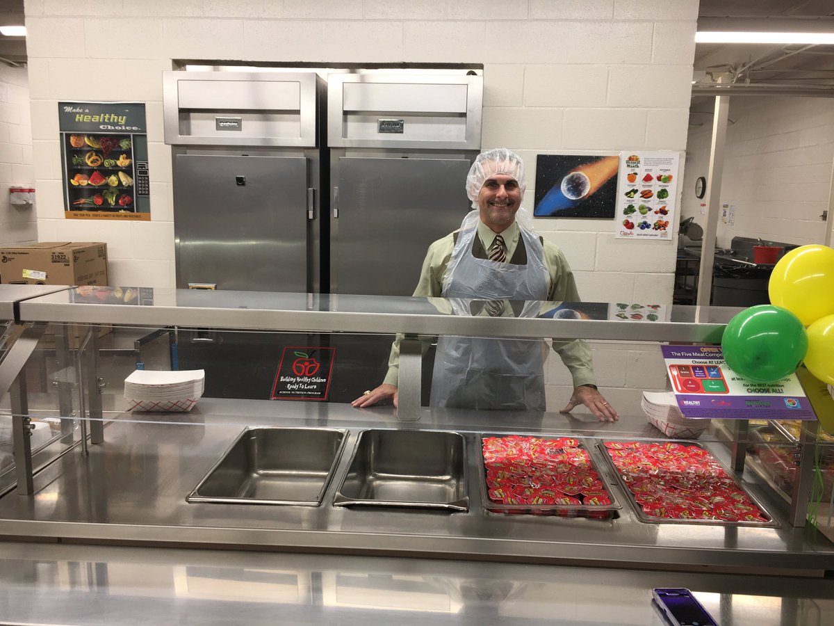DrNormanCSauce3's tweet photo. For #NationalSchoolBreakfastWeek it was my honor to serve with this fabulous nutrition team ⁦@school_moore⁩. They serve 325+ Cubs every morning with love &amp; care. Thank you, Manager Ms. Tiffany &amp; Team! ⁦@GriffinSpalding⁩ ⁦@GSCSNutrition⁩ ⁦@gloriabrownprin⁩ https://t.co/trfJofiwg8