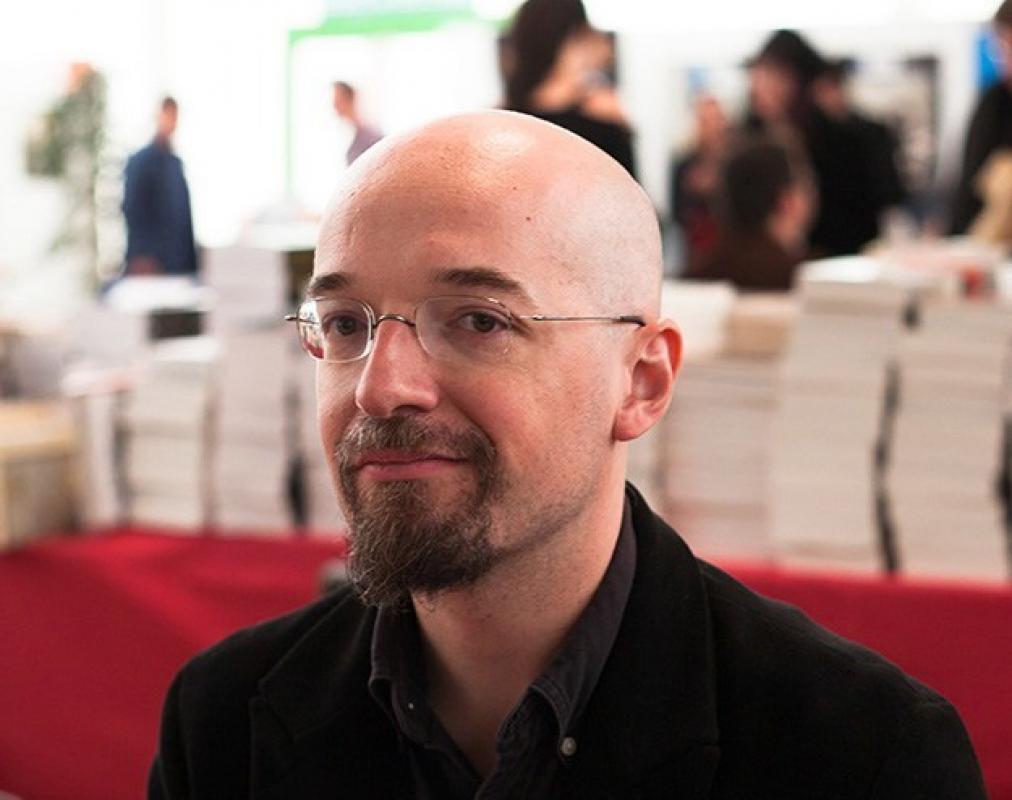 ActuSF's tweet photo. Cet après-midi, découvrez les projets 2020 de Lionel Davoust, auteur des Questions dangereuses (@Editions_ActuSF) ou encore de la série Les Dieux sauvages (@_CRITIC).
#scifi #fantasy #écriture #LionelDavoust #Actusf #Critic #projets2020 https://t.co/JZMUHj0Ay4