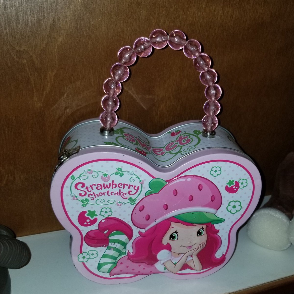FiengoJane's tweet photo. Strawberry Shortcake Lunchbox!!!! #itsallgoodep #shoplocalep #almasbooth #theantiquemallelpaso #helenshiddentreasures #helenschoice #Janeswall #elpasomag #strawberryshortcake https://t.co/u6mdSX3t4z