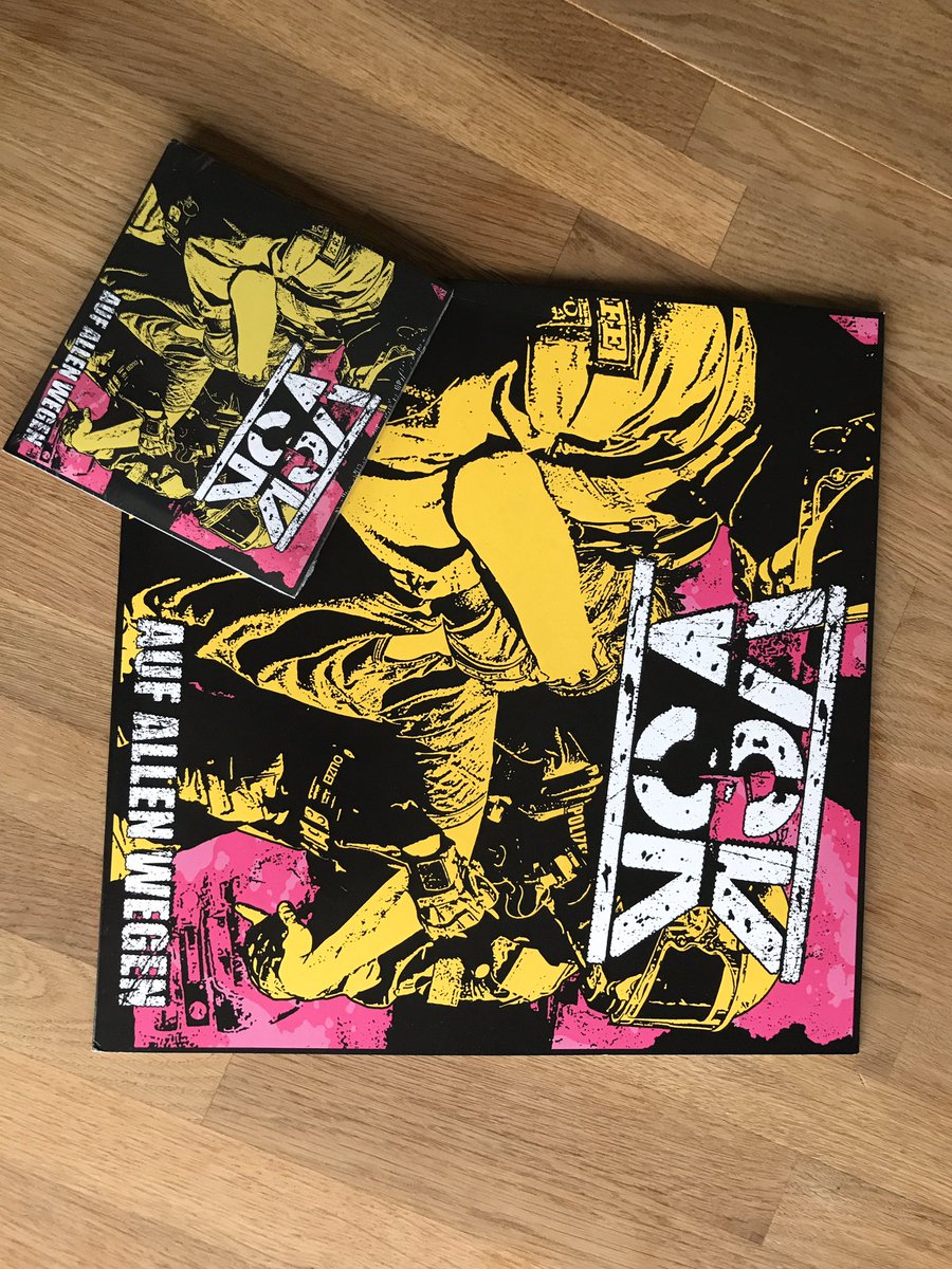 FelixMSteiner's tweet photo. Was ist dieses #Punk? Keine Ahnung, aber erstmals war ein Bild von mir Vorlage für ein #PlattenCover und das finde ich ziemlich cool... #Fotografie Übrigens aus #BadNenndorf 2015! https://t.co/RfCBysVPeP