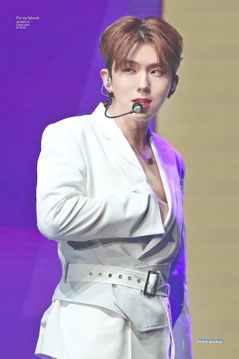 kaist (kihyun waist); a thread because no one ever talks about it and it's pissing me off.[videos & pics]