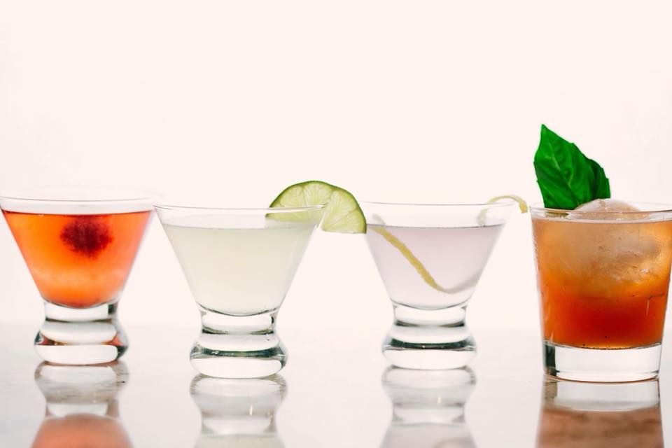 Whether your go-to is an old fashioned or mojito, we’ve got your back on cocktails! Try one of our signature cocktails or hand shaken martinis to quench your #ThirstyThursday