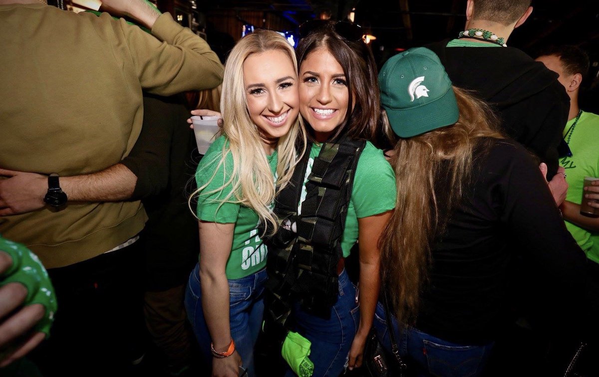 TunnelChicago's tweet photo. Start thinking about those #StPaddysDay plans! 
#TunnelChicago 
Book your VIP #BottleService Service Table for next Saturday! 🍀⬆️🍾 Dm for more info. https://t.co/HyeDlNt50n