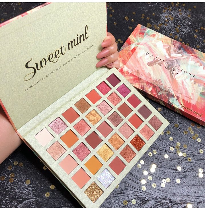 ClassInSessions's tweet image. Nude Shimmer Matte EyeShadow Palette 35 Color Glitter Metallic Pressed Pigmented Eyeshadow Pallete Makeup Palette Cosmetic
. one-trends.com/products/nude-…
.
.
.
#onetrends