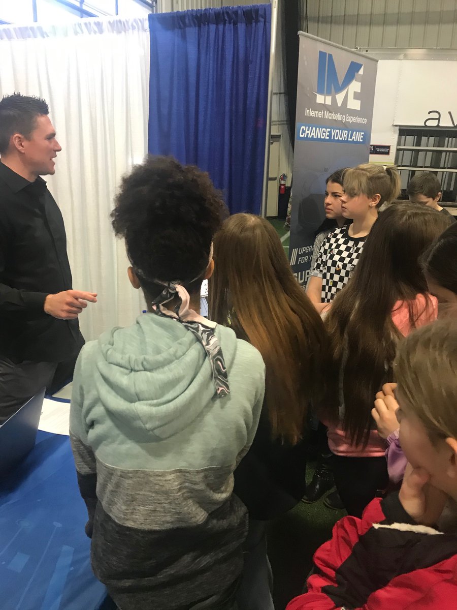 HMS_Team73's tweet photo. Thank you @CEANCI1 for inviting @HarlemMS to attend the Career Pathways event. Students loved learning about possible career opportunities in a hands on way. https://t.co/3mo8dmcQMd